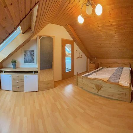 Geraeumiges Maisonette Apartment 托特莫斯 外观 照片