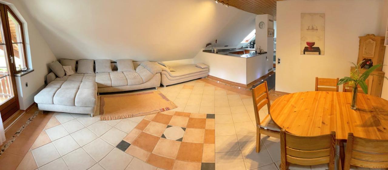 Geraeumiges Maisonette Apartment 托特莫斯 外观 照片